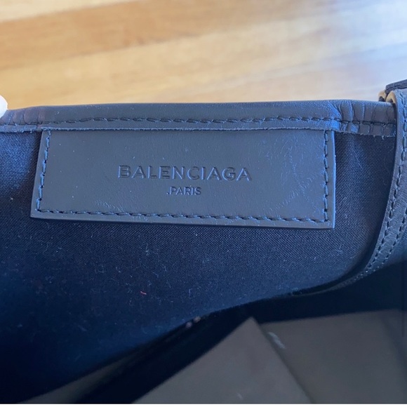 COPY - Balenciaga Tote - Picture 5 of 10